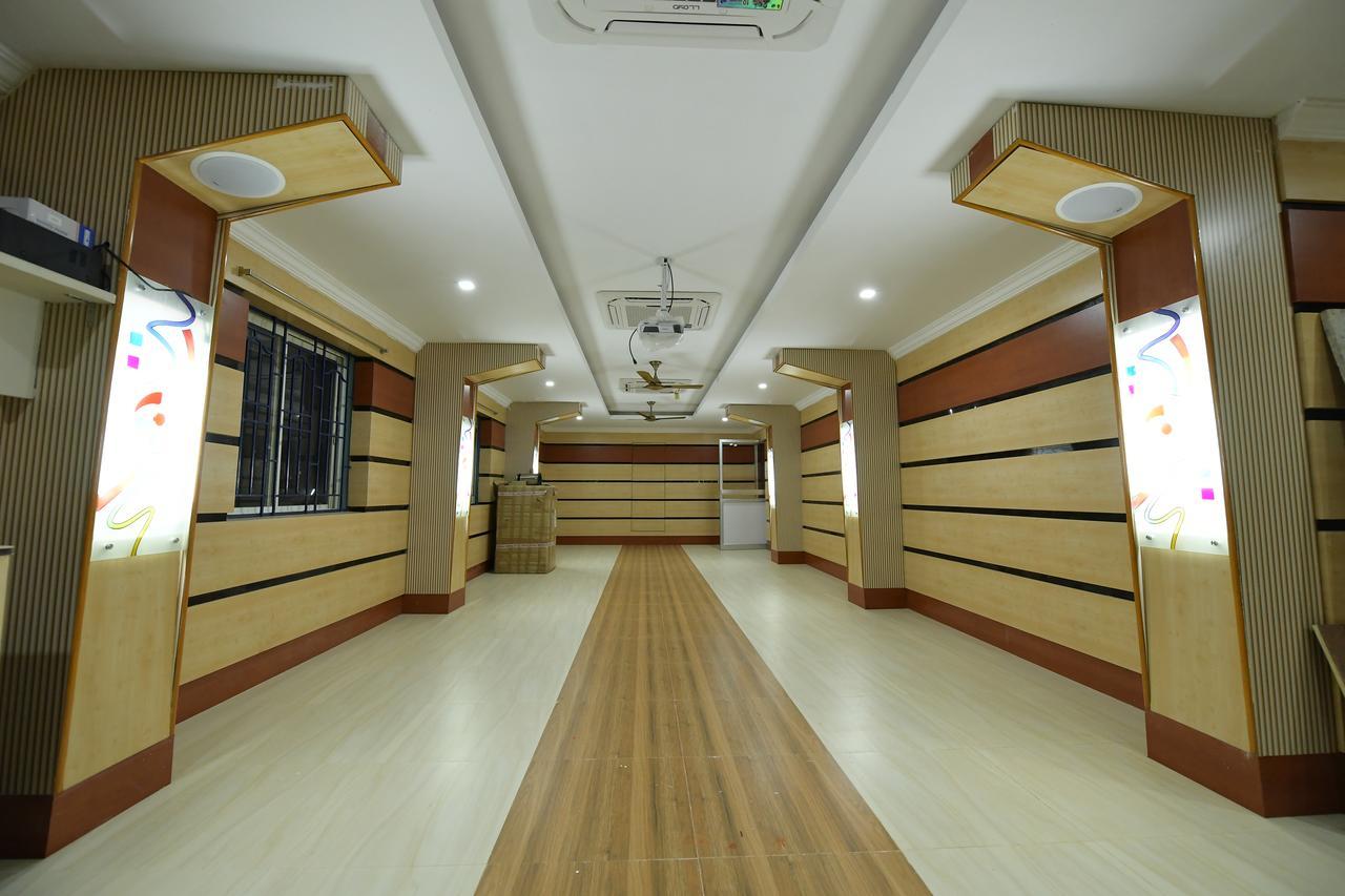 Hotel Apple Park Inn Tiruchirappalli Oda fotoğraf